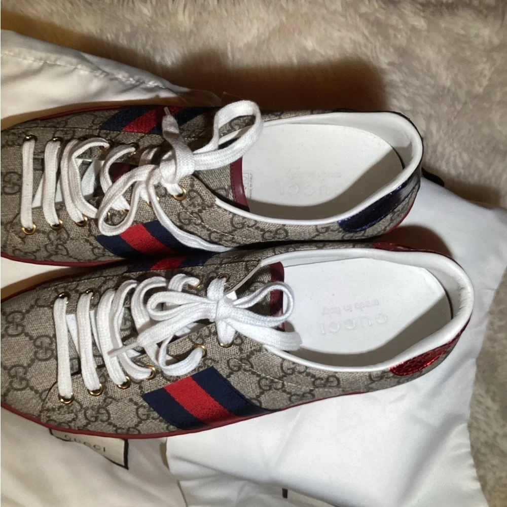 Gucci lace up sneakers size 9.5